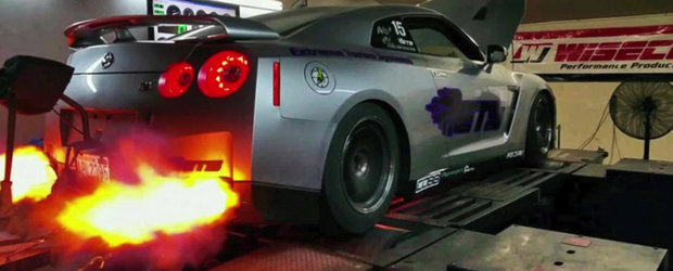 2000 CP la roti! Sesiune dyno cu un Nissan GT-R complet modificat