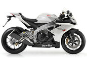 2010 Aprilia RSV4R nu este doar pentru profesionisti