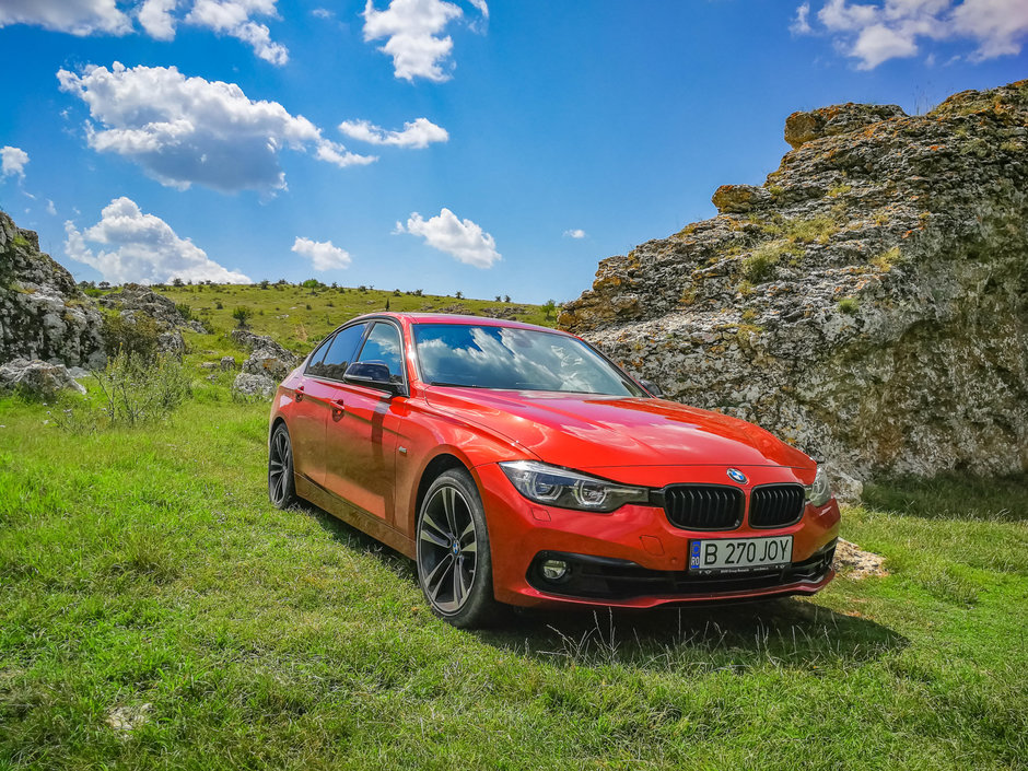 2018 BMW 320i in Sunset Orange