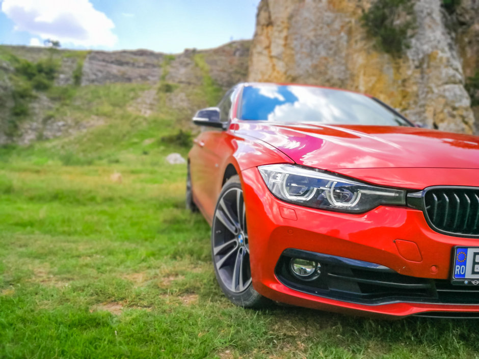 2018 BMW 320i in Sunset Orange