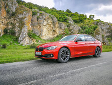 2018 BMW 320i in Sunset Orange