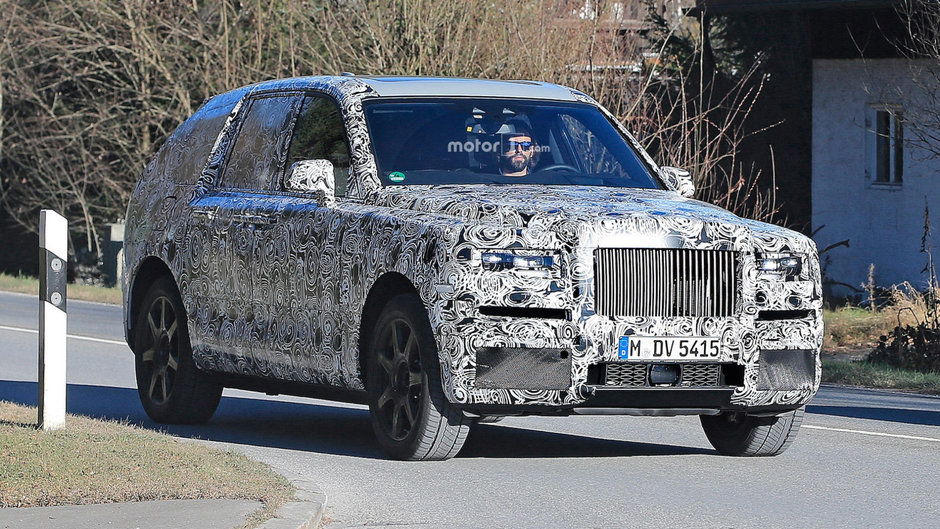 2018 Rolls-Royce Cullinan- poze spion