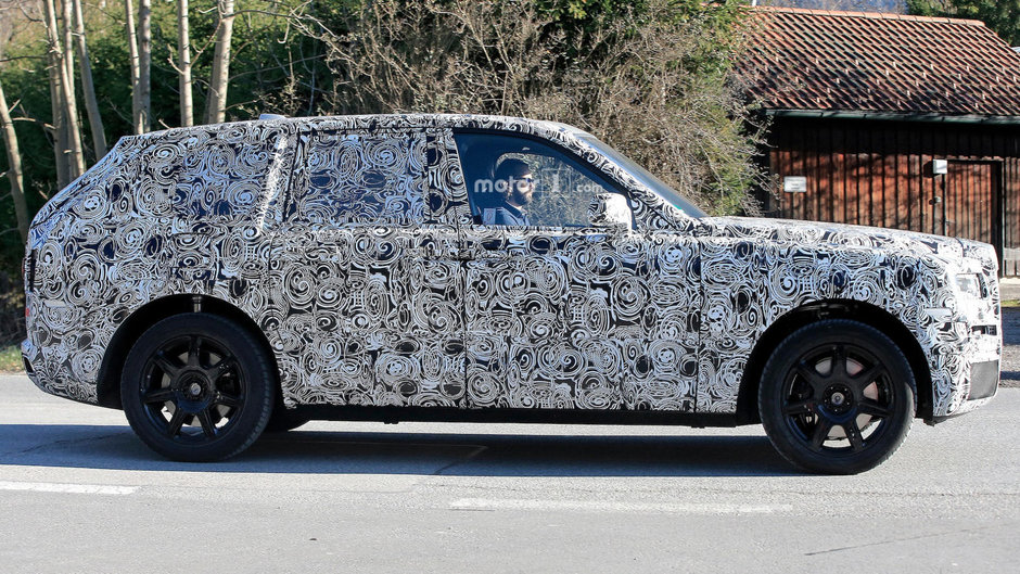 2018 Rolls-Royce Cullinan- poze spion