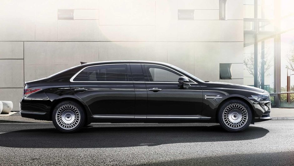 2020 Genesis G90 Limousine