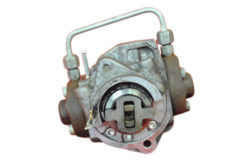 221000R010 Pompa de inalta presiune Lexus IS II 2.2d 150 CP