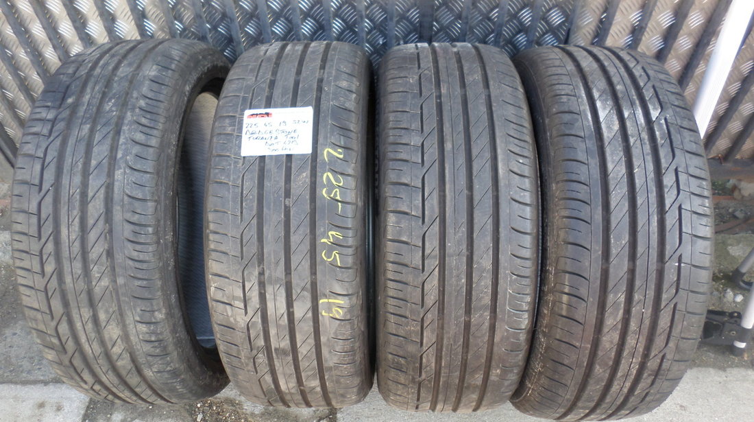 225 45 19 Vara Bridgestone