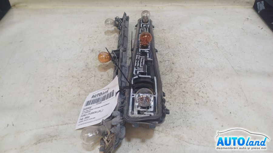 2s6113n004ad Soclu Stop Stanga si Dreapta 2s6113n004ad Ford FUSION JU 2002