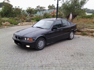 316i/92 probleme cu geamurile+turela-nu mai functioneazã. nu deschid / inchid . cineva ?