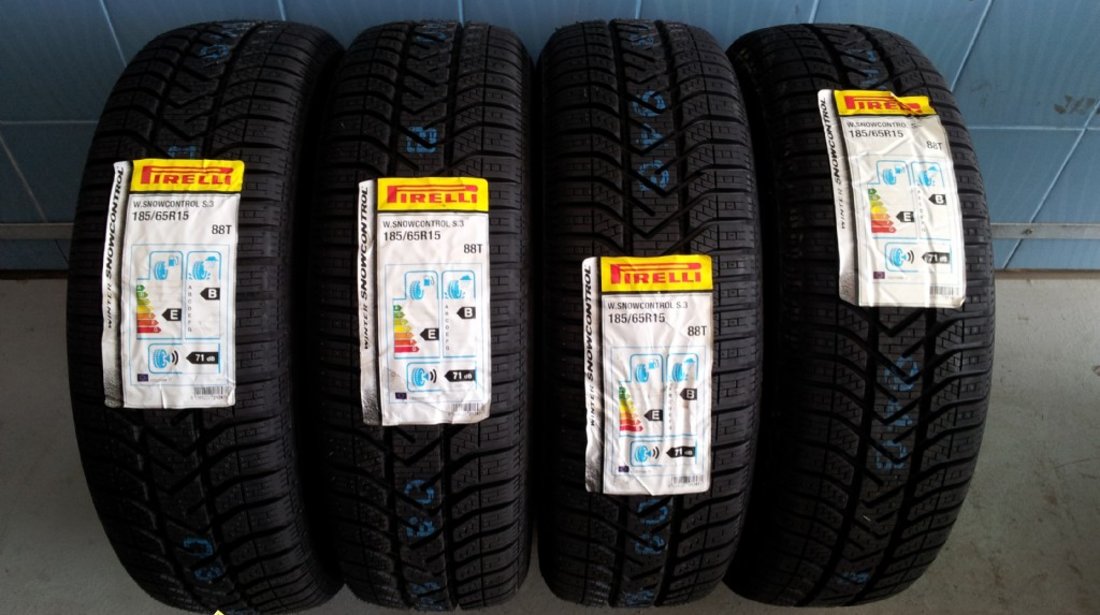 4 anvelope 185/65/15 Pirelli de iarna noi