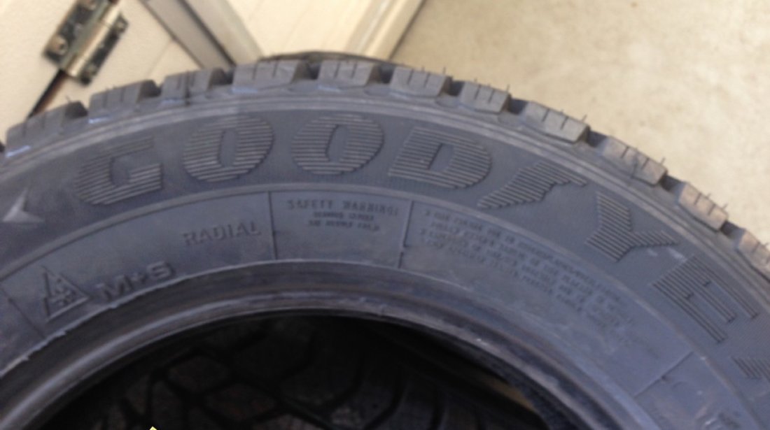 4 anvelope 205/65R/15C goodyear de iarna noi