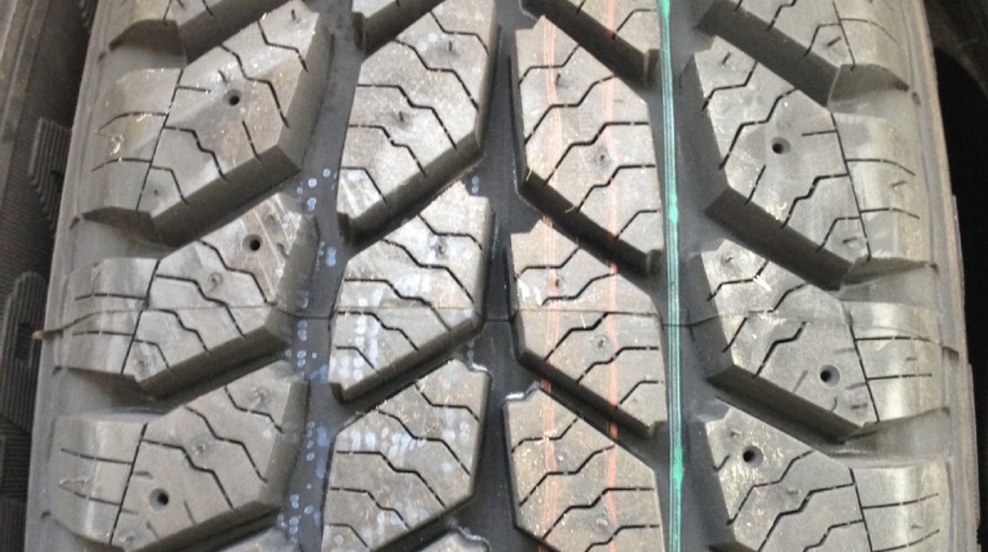 4 anvelope 205/65R/15C goodyear de iarna noi