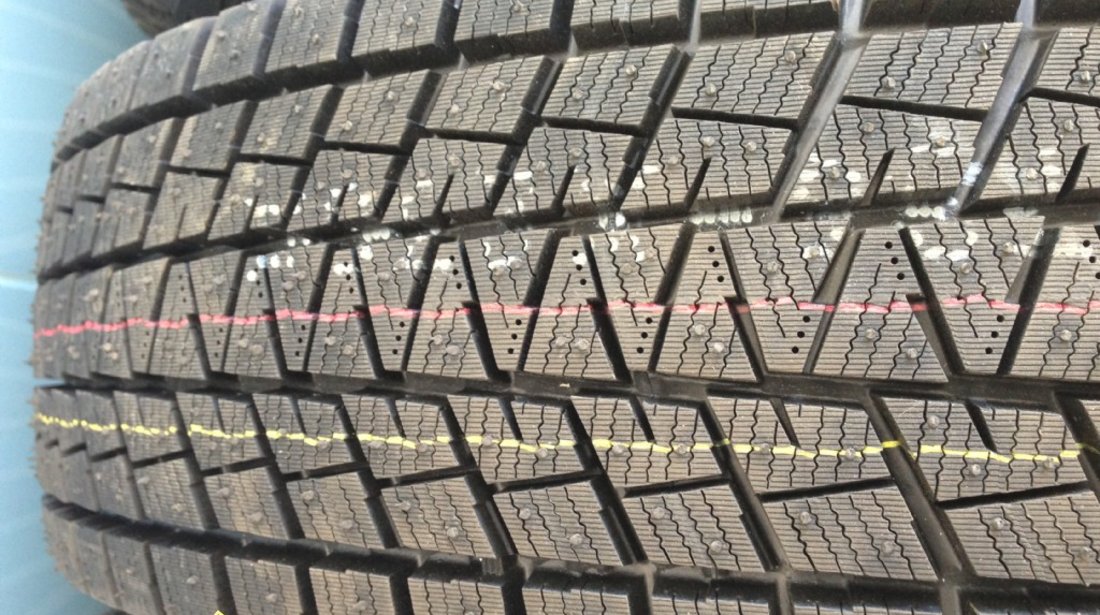 4 anvelope 215/70/16 Bridgestone de iarna noi