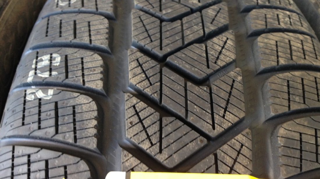 4 anvelope 255/50/R20 Pirelli de iarna