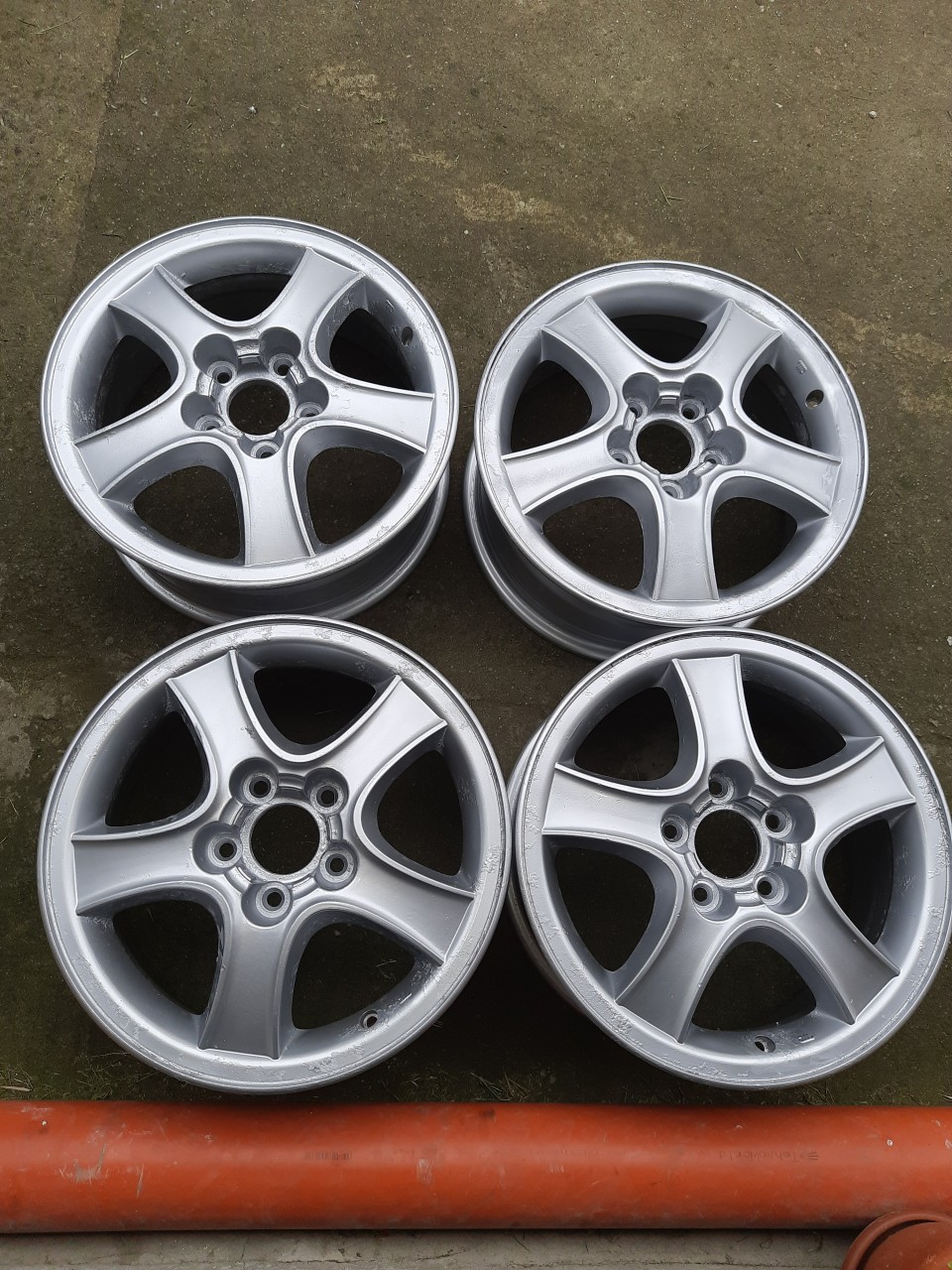 4 buc jante pe 16,prezoane 114,3/5 originale hyundai santa fe