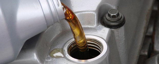 50% din masinile care circula in Romania merg cu nivelul de ulei scazut. Tu l-ai verificat?