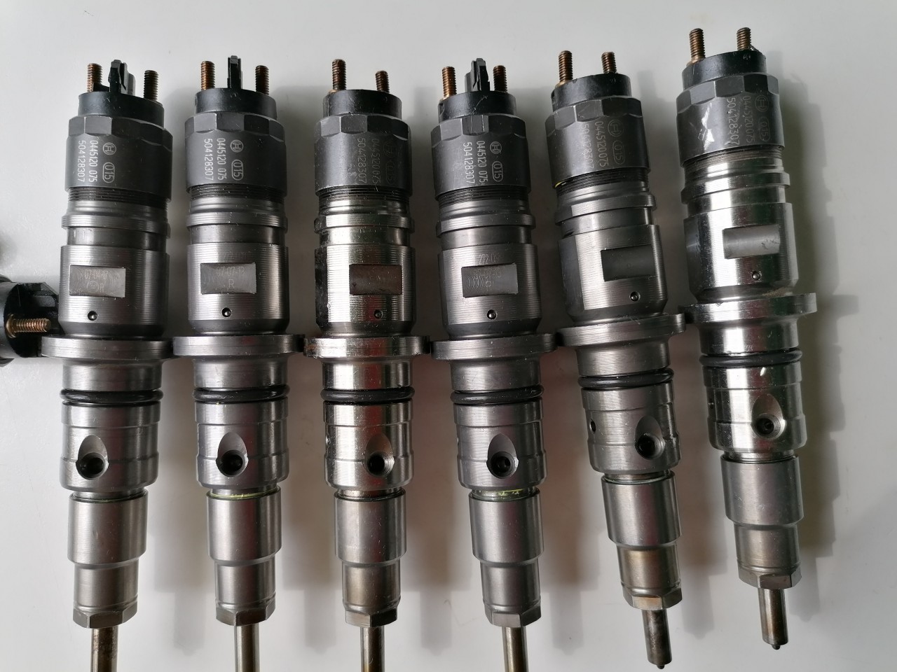 500061280 504128307R 504128307 2855135 0986435530 Bosch Injector New Holland T6 T7 / Case IH