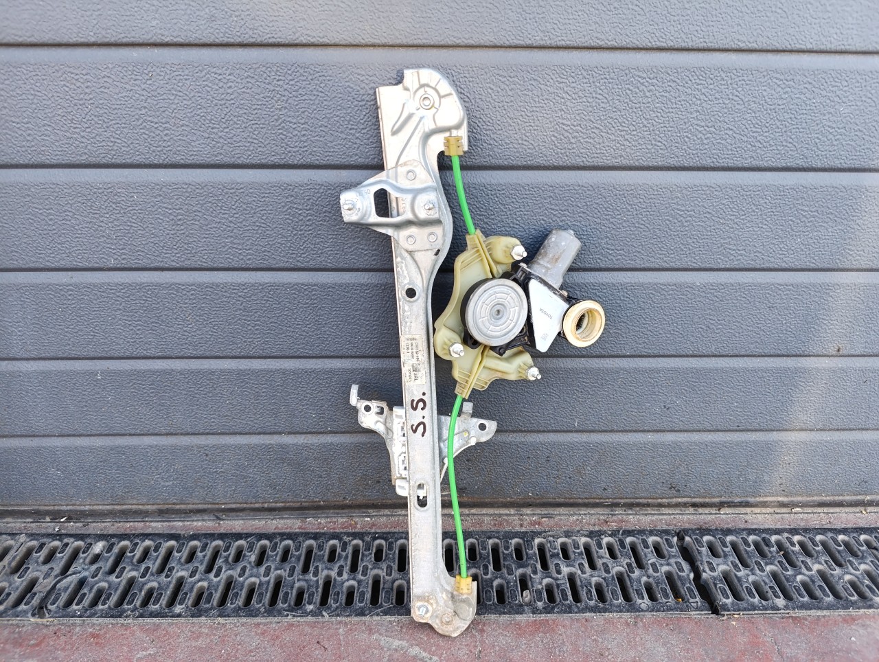 6984002681 Toyota Corolla macara geam electric usa stanga spate