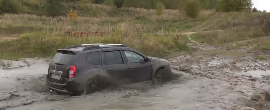 7 minute de ABUZ cu Dacia Duster intr-un poligon de TANCURI. Video pentru amatorii de noroaie