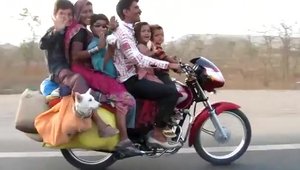 8 pe o motocicleta