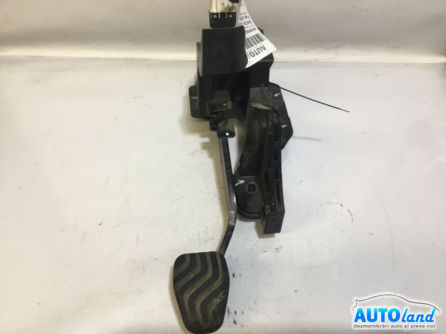 8201606986 2019, Pedala de Frana Dacia DUSTER 2010