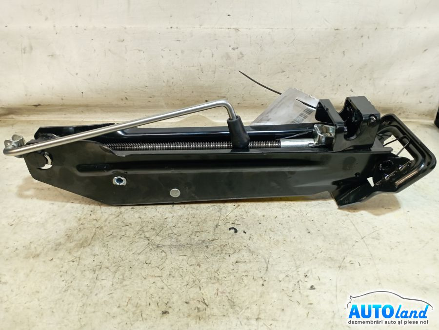 8r0011031c Cric Audi Q5 8R 2008