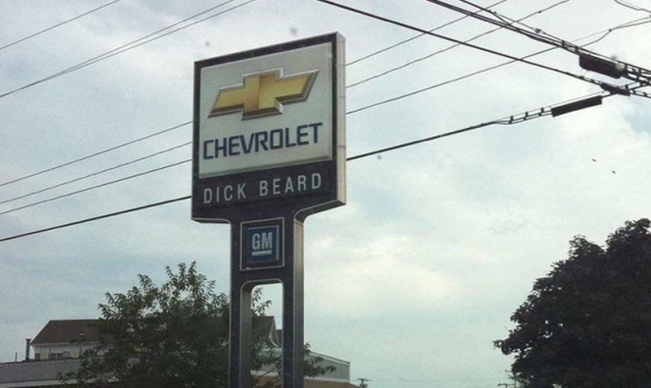 9 denumiri absurde de dealeri auto