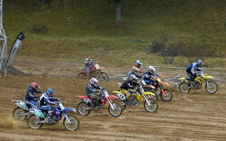 A 4-a etapa a Campionatului European de Motocross se desfasoara la Zarnesti A 4-a etapa a Campionatului European de Motocross se desfasoara la Zarnesti