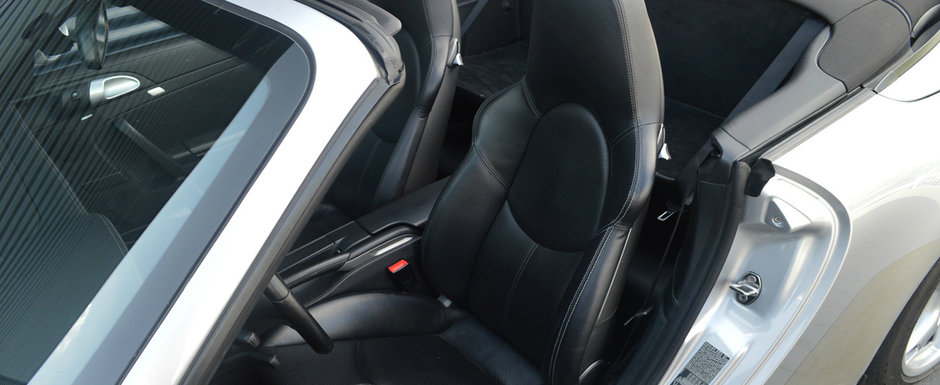 A crescut puterea motorului cu 355 de cai, dar la exterior nu a umblat deloc. Sa fie aceasta decapotabila sleeper-ul perfect? A crescut puterea motorului cu 355 de cai, dar la exterior nu a umblat deloc. Sa fie aceasta decapotabila sleeper-ul perfect?