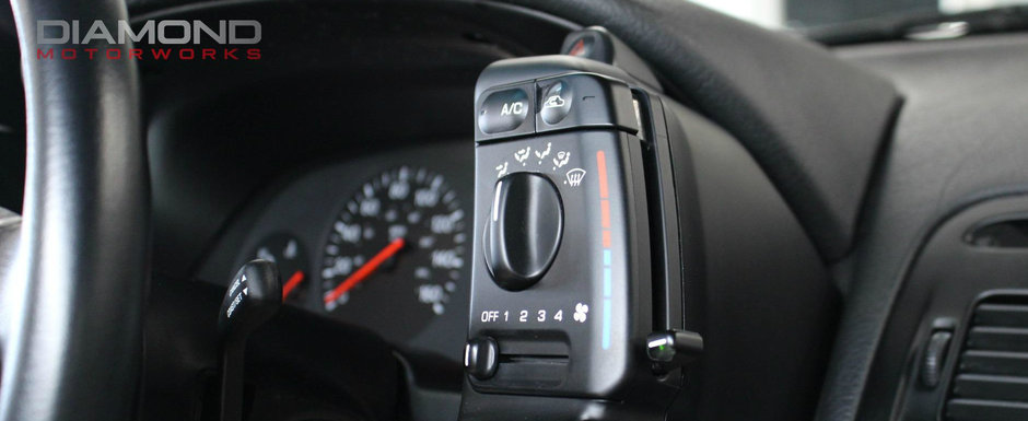 A cumparat-o acum 26 ani, insa nu a facut nici macar 3.000 KM cu ea. Cu cat se vinde astazi masina fabricata in 1994 A cumparat-o acum 26 ani, insa nu a facut nici macar 3.000 KM cu ea. Cu cat se vinde astazi masina fabricata in 1994