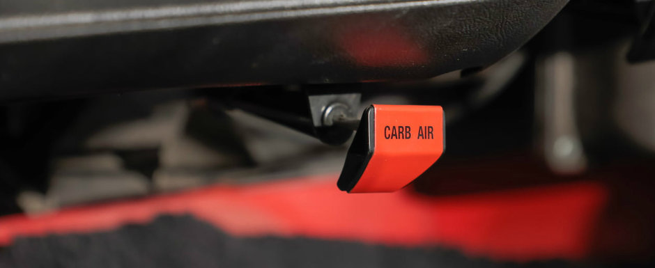 A cumparat-o in anii '60, dar n-a facut decat 4.500 de kilometri cu ea. Bestia cu motor de 7.0 litri va fi scoasa acum la vanzare A cumparat-o in anii '60, dar n-a facut decat 4.500 de kilometri cu ea. Bestia cu motor de 7.0 litri va fi scoasa acum la vanzare
