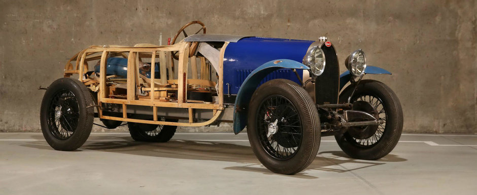 A cumparat trei Bugatti-uri in urma cu 6 decenii si le-a inchis intr-o magazie. Acum au fost scoase la lumina A cumparat trei Bugatti-uri in urma cu 6 decenii si le-a inchis intr-o magazie. Acum au fost scoase la lumina