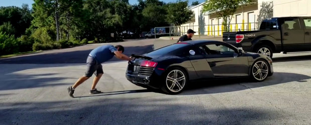 A cumparat un Audi R8 declarat dauna totala. Ce a observat cand a primit masina