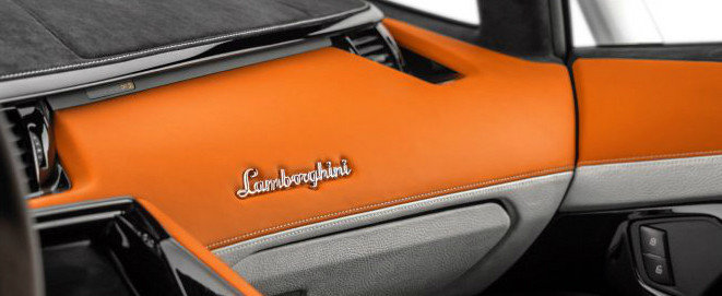 A dat banii pe un Lamborghini Aventador dar nu i-a placut interiorul. Moftul l-a costat 36.000 de euro