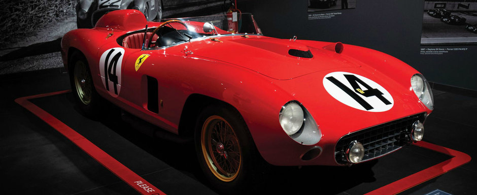 A devenit una dintre cele mai scumpe masini vandute la licitatie. Bijuteria a fost condusa inclusiv de Stirling Moss A devenit una dintre cele mai scumpe masini vandute la licitatie. Bijuteria a fost condusa inclusiv de Stirling Moss