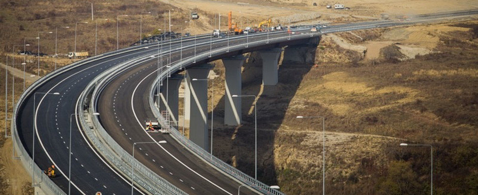 A fost anuntata data la care va incepe proiectarea autostrazii cu 90 de poduri si 12 viaducte A fost anuntata data la care va incepe proiectarea autostrazii cu 90 de poduri si 12 viaducte