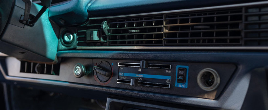 A fost candva cea mai neobisnuita masina de pe strazi. Berlina din 1981 are motor diesel si trapa electrica A fost candva cea mai neobisnuita masina de pe strazi. Berlina din 1981 are motor diesel si trapa electrica