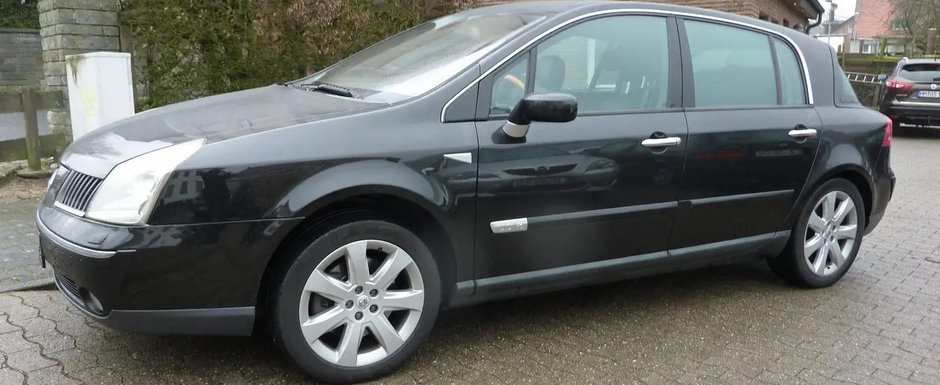 A fost candva cel mai extravagant Renault de pe strazi. Modelul din 2005 are motor de 3.5 litri, spate de hatchback si scaune fata cu memorie A fost candva cel mai extravagant Renault de pe strazi. Modelul din 2005 are motor de 3.5 litri, spate de hatchback si scaune fata cu memorie