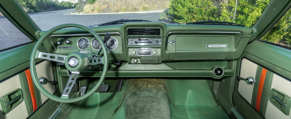 A fost candva cel mai spectaculos break de pe strazi. Modelul din 1973 are un motor de 5.9 litri si interior de la Gucci A fost candva cel mai spectaculos break de pe strazi. Modelul din 1973 are un motor de 5.9 litri si interior de la Gucci
