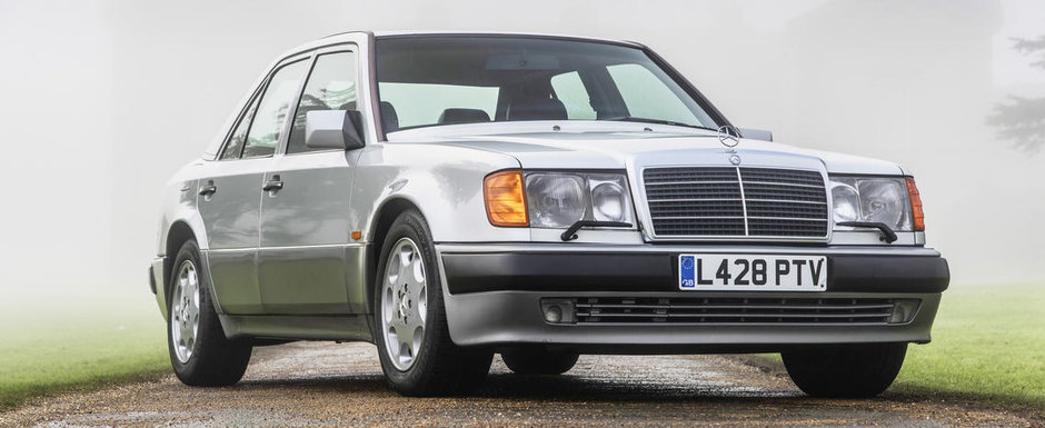 A fost construit manual de Porsche. Cu cat s-a vandut vechiul Mercedes 500E detinut de Mr. Bean A fost construit manual de Porsche. Cu cat s-a vandut vechiul Mercedes 500E detinut de Mr. Bean