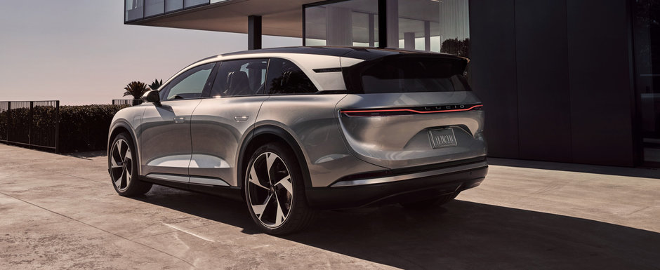 A intrat in productia de serie si nimic nu il mai poate opri. Noul SUV vine cu 828 CP si 4x4 in standard! A intrat in productia de serie si nimic nu il mai poate opri. Noul SUV vine cu 828 CP si 4x4 in standard!