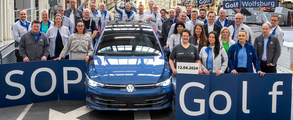 A intrat in productia de serie si nimic nu-l mai poate opri. Imagini de pe linia de asamblare cu noul Volkswagen Golf Facelift A intrat in productia de serie si nimic nu-l mai poate opri. Imagini de pe linia de asamblare cu noul Volkswagen Golf Facelift