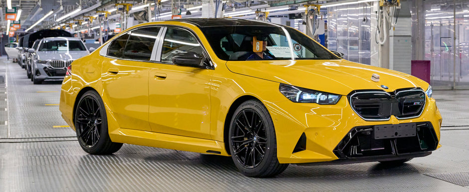 A intrat in productia de serie si nimic nu mai poate face BMW sa se razgandeasca. Imagini de pe linia de asamblare cu noul M5, modelul de inalta performanta ce cantareste nu mai putin de 2.435 de kilograme A intrat in productia de serie si nimic nu mai poate face BMW sa se razgandeasca. Imagini de pe linia de asamblare cu noul M5, modelul de inalta performanta ce cantareste nu mai putin de 2.435 de kilograme