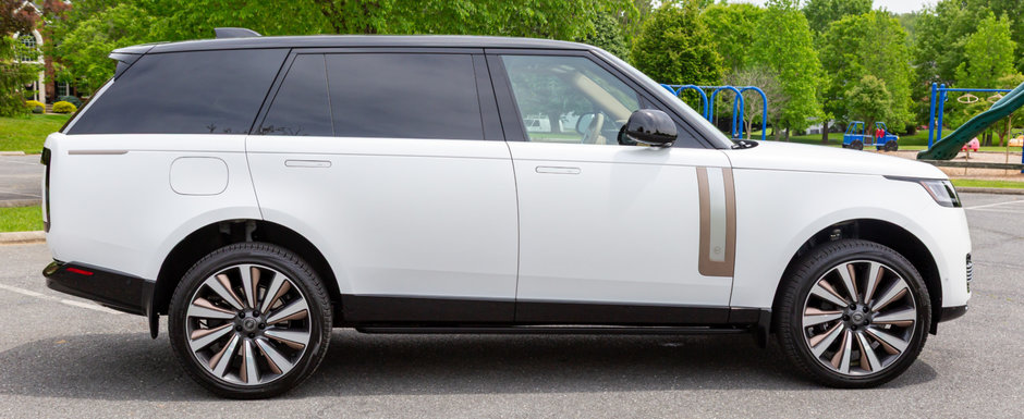 A platit aproape 282.000 de dolari pe un Range Rover construit la comanda, insa dupa numai un an si doar 11.392 de kilometri parcursi in total a primit cu peste 100.000 de dolari mai putin pe masina britanica A platit aproape 282.000 de dolari pe un Range Rover construit la comanda, insa dupa numai un an si doar 11.392 de kilometri parcursi in total a primit cu peste 100.000 de dolari mai putin pe masina britanica