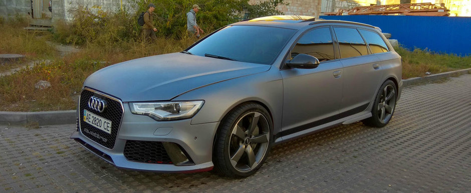 A schimbat cateva piese la vechiul sau RS6 si l-a facut sa semene cu noul model. POZE REALE A schimbat cateva piese la vechiul sau RS6 si l-a facut sa semene cu noul model. POZE REALE