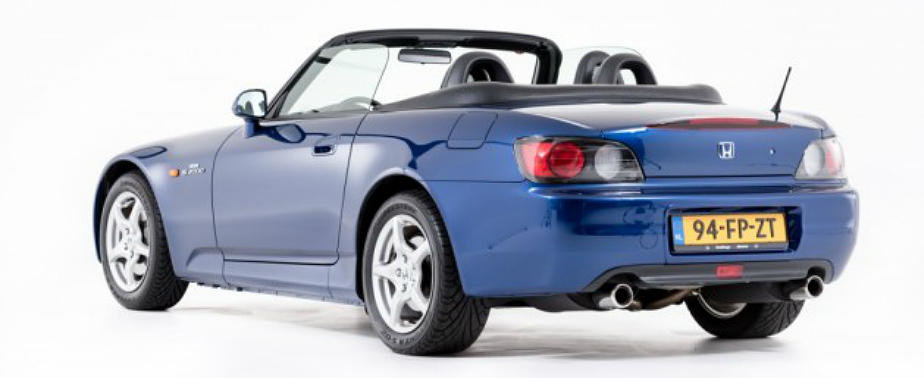 A vazut numai 1.068 de kilometri la viata ei. Cu cat se vinde astazi urmatoarea Honda S2000 A vazut numai 1.068 de kilometri la viata ei. Cu cat se vinde astazi urmatoarea Honda S2000
