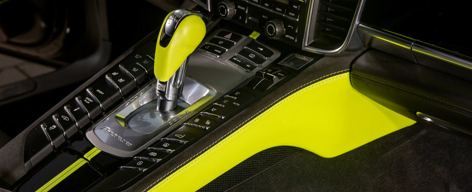 A vrut piele de Lamborghini si un plafon instelat pentru masina lui. Cum arata acum A vrut piele de Lamborghini si un plafon instelat pentru masina lui. Cum arata acum