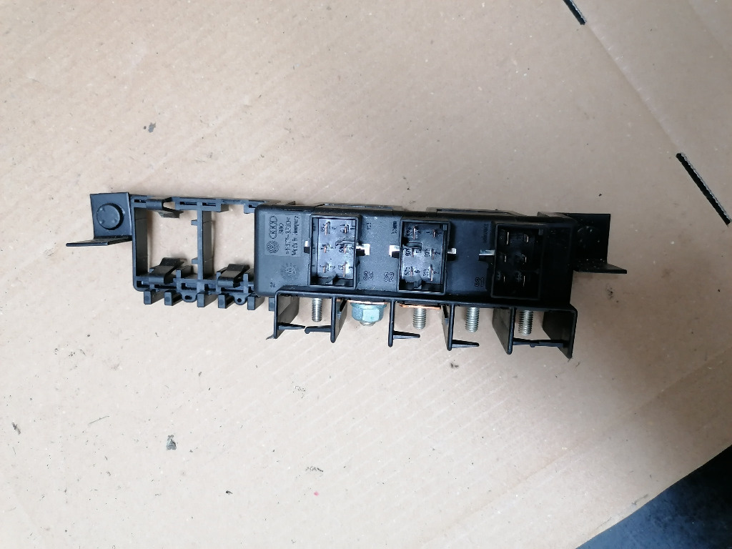 A8-870 TABLOU DISTRIBUTOR SUPORT RELEIE 8L0941822A