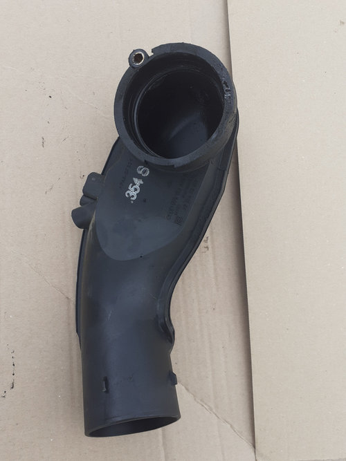 A8-954 TUB PLASTIC ADMISIE FILTRU AER AUDI A8 V6 2.8 BENZINA 078133356S 3915268911