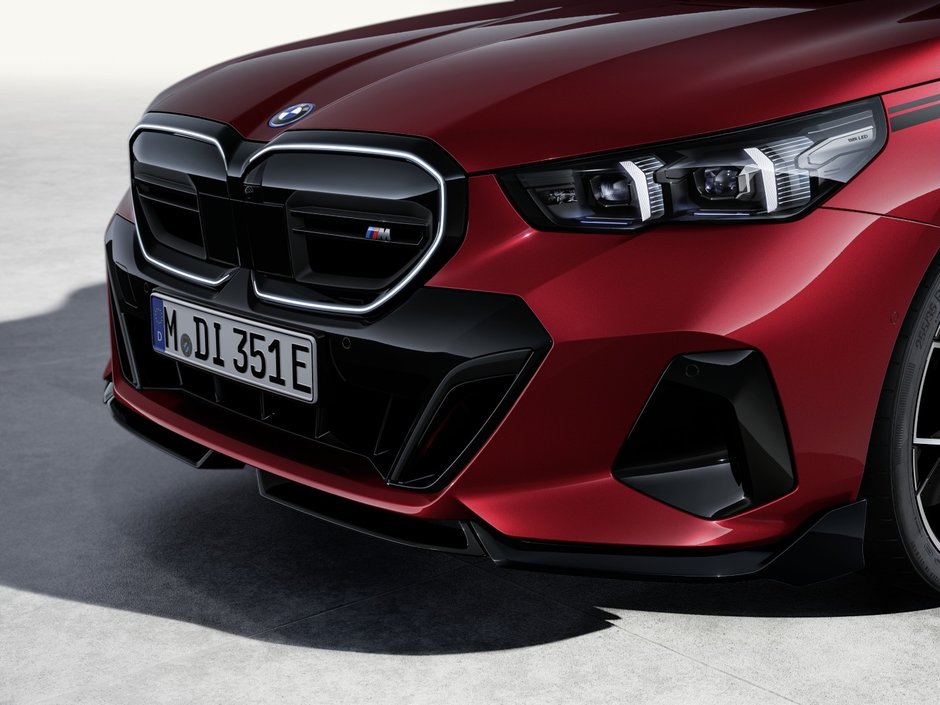 Accesorii BMW M Performance pentru noile BMW Seria 5 Touring şi BMW i5 Touring