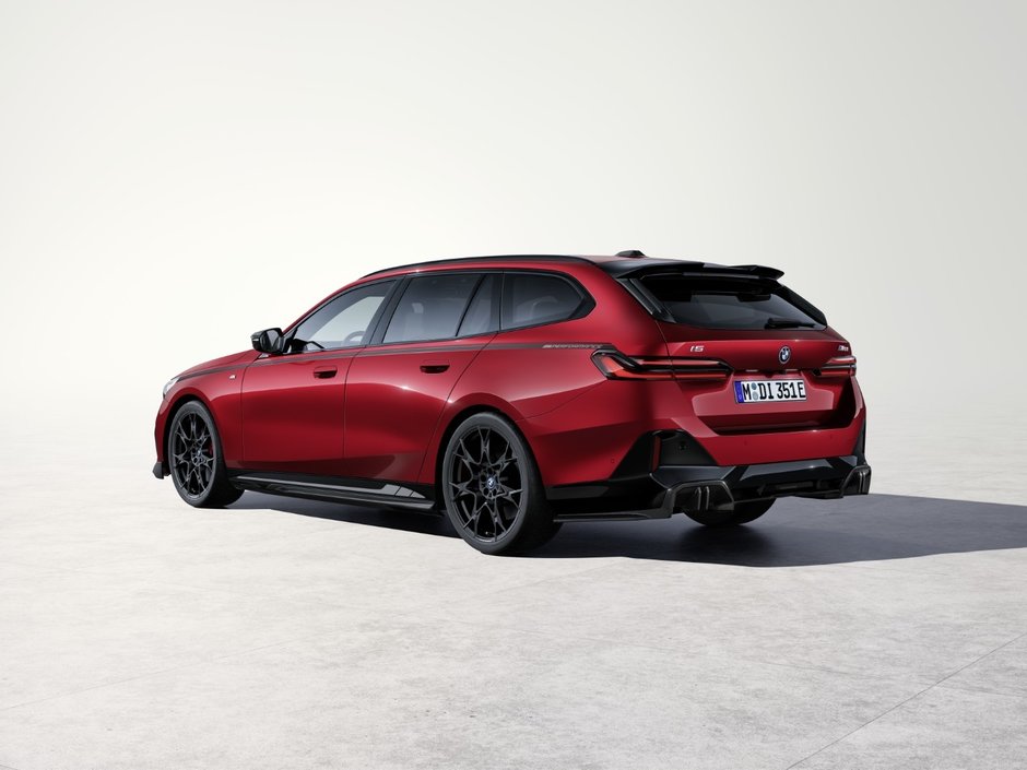 Accesorii BMW M Performance pentru noile BMW Seria 5 Touring şi BMW i5 Touring